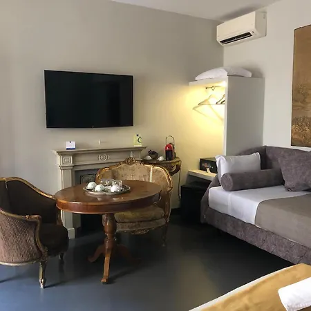 94 Luxury Pensión 4*